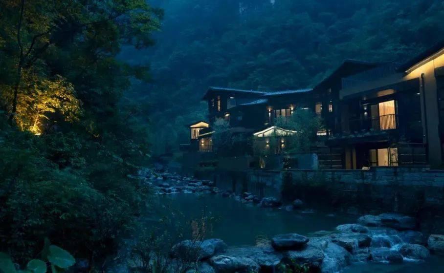 逃离野兽洞